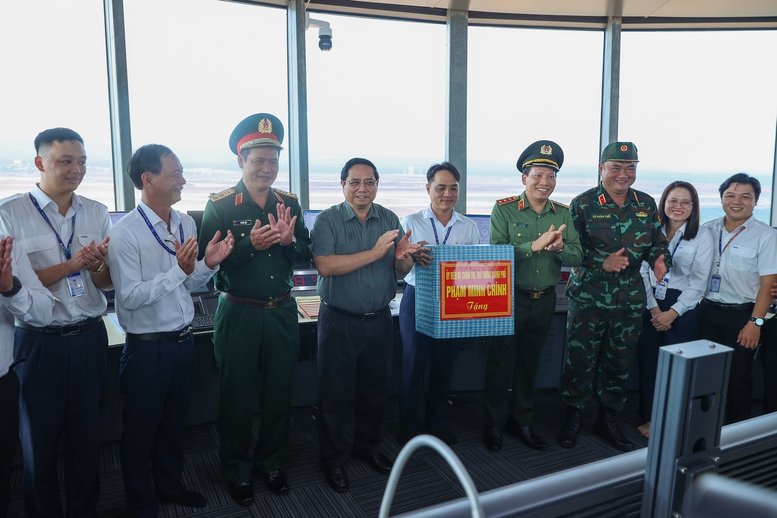 Thủ tướng: Sân bay Long Thành sẽ đón chuyến bay chính thức đầu tiên vào 19/12- Ảnh 8. Thủ tướng: Sân bay Long Thành sẽ đón chuyến bay chính thức đầu tiên vào 19/12- Ảnh 8.