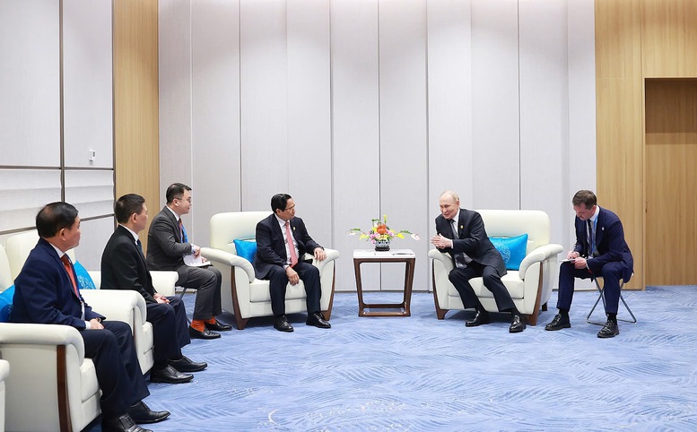 Thủ tướng Phạm Minh Chính gặp Tổng thống Nga Vladimir Putin- Ảnh 3. Thủ tướng Phạm Minh Chính gặp Tổng thống Nga Vladimir Putin- Ảnh 3.