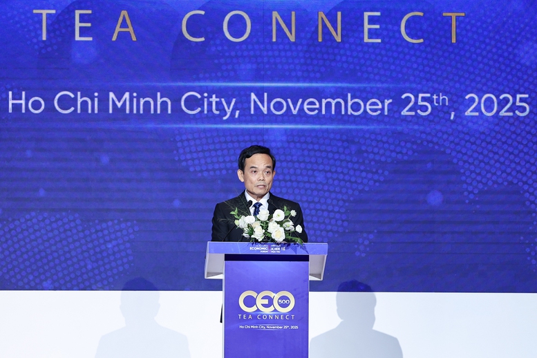 Thủ tướng: Vừa tự lực, tự cường, vừa đẩy mạnh hợp tác để TPHCM trở thành 