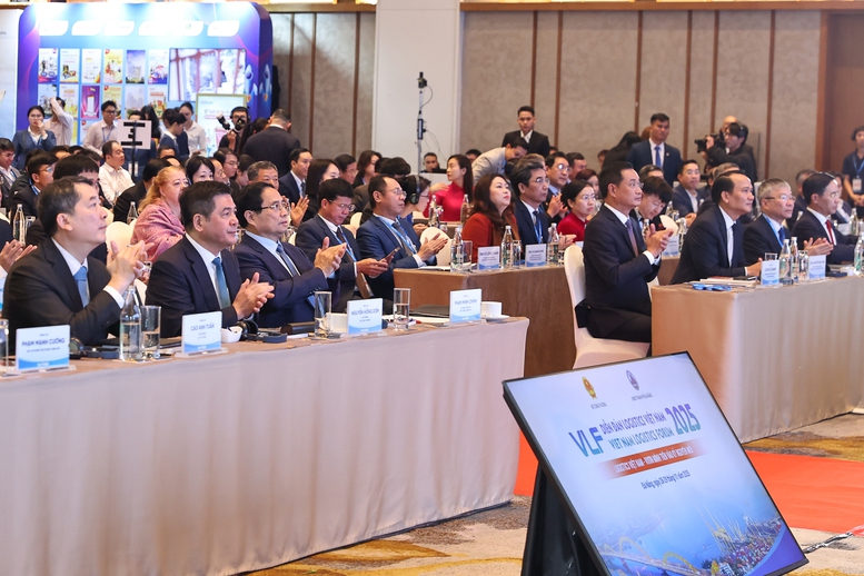 Thủ tướng Phạm Minh Chính dự Diễn đàn Logistics Việt Nam 2025- Ảnh 1.