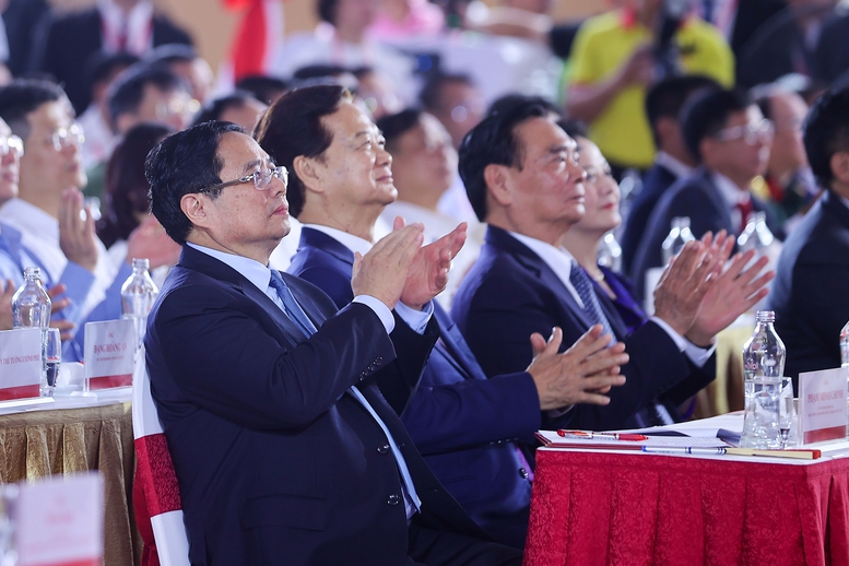 Thủ tướng Phạm Minh Chính: Không khí đặc biệt, khí thế đặc biệt, nỗ lực đặc biệt, sẽ tạo thành quả đặc biệt- Ảnh 3. Thủ tướng Phạm Minh Chính: Không khí đặc biệt, khí thế đặc biệt, nỗ lực đặc biệt, sẽ tạo thành quả đặc biệt- Ảnh 3.