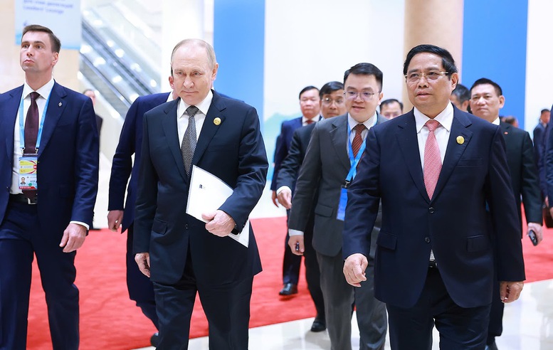 Thủ tướng Phạm Minh Chính gặp Tổng thống Nga Vladimir Putin- Ảnh 1. Thủ tướng Phạm Minh Chính gặp Tổng thống Nga Vladimir Putin- Ảnh 1.