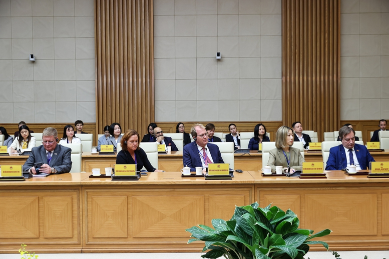 Chủ tịch Hội đồng Kinh doanh EU - ASEAN: Việt Nam tăng cường vị thế điểm đến đầu tư hàng đầu- Ảnh 8. Chủ tịch Hội đồng Kinh doanh EU - ASEAN: Việt Nam tăng cường vị thế điểm đến đầu tư hàng đầu- Ảnh 8.