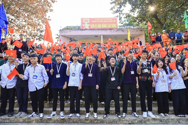 Thủ tướng dự khởi c&ocirc;ng 3 ng&ocirc;i trường của