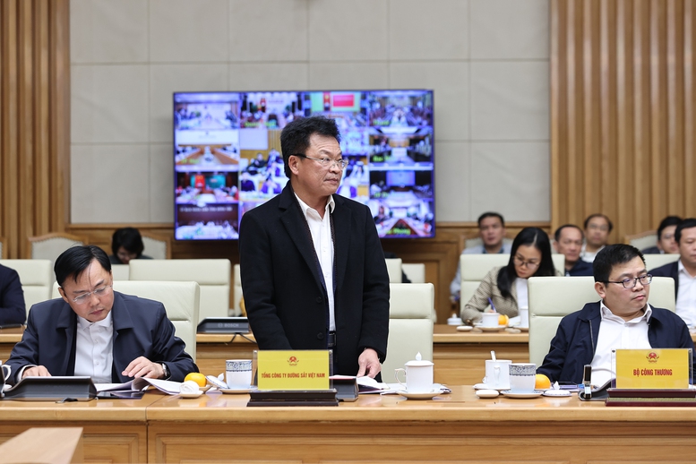 Thủ tướng: Khẩn trương đề xuất c&ocirc;ng nghệ, h&igrave;nh thức đầu tư với đường sắt tốc độ cao Bắc &ndash; Nam- Ảnh 4.