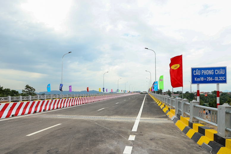 Thủ tướng: Khai thác cầu Phong Châu mới 'xứng đáng với mong mỏi và những giọt nước mắt của người dân'- Ảnh 12. Thủ tướng: Khai thác cầu Phong Châu mới 'xứng đáng với mong mỏi và những giọt nước mắt của người dân'- Ảnh 12.