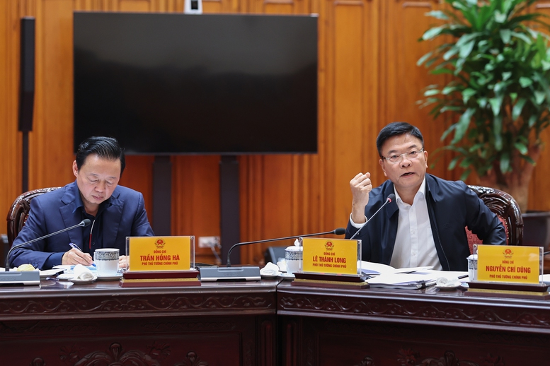 Thủ tướng: Xây dựng giải pháp tổng thể, toàn diện, căn cơ phòng, chống sụt lún, sạt lở, ngập úng, hạn hán, xâm nhập mặn vùng ĐBSCL- Ảnh 4. Thủ tướng: Xây dựng giải pháp tổng thể, toàn diện, căn cơ phòng, chống sụt lún, sạt lở, ngập úng, hạn hán, xâm nhập mặn vùng ĐBSCL- Ảnh 4.