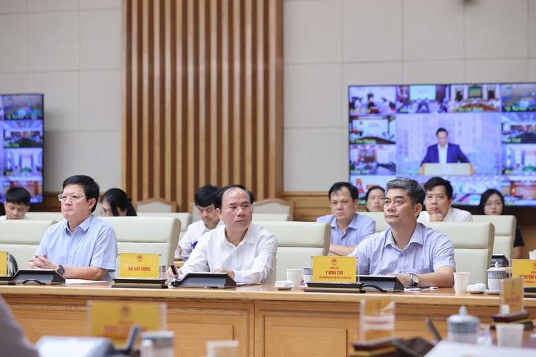 Thủ tướng: Nâng ngưỡng thu nhập được mua nhà xã hội theo hướng phù hợp hơn- Ảnh 7. Thủ tướng: Nâng ngưỡng thu nhập được mua nhà xã hội theo hướng phù hợp hơn- Ảnh 7.