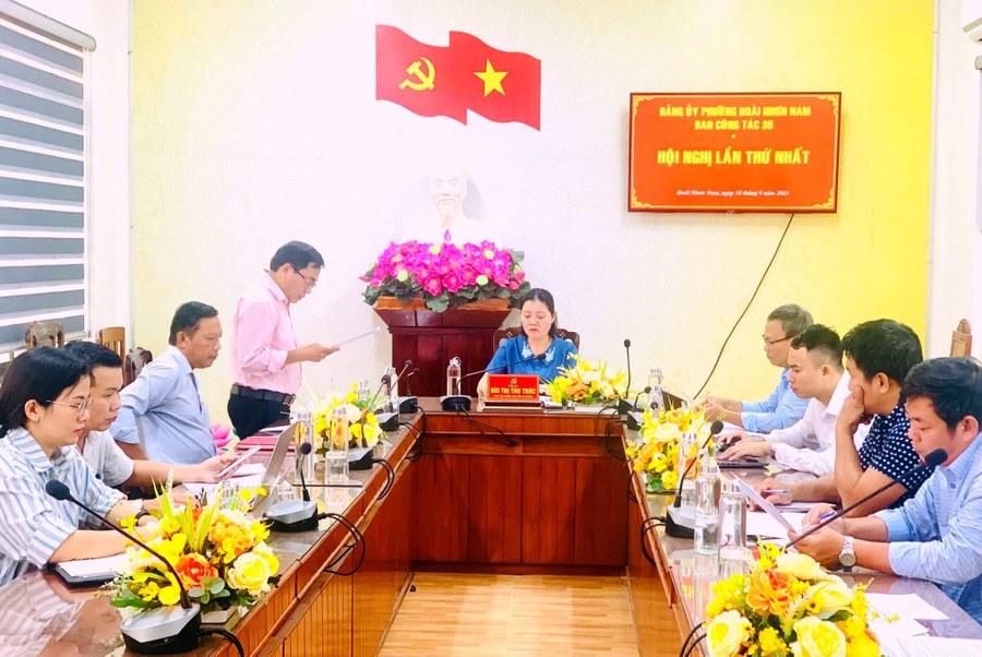 Đảng ủy phường Hoài Nhơn Nam tổ chức họp về công tác bảo vệ nền tảng tư tưởng của Đảng. Ảnh: ĐVCC gop-y-du-thao.jpg