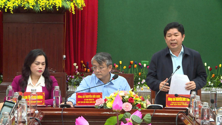 Thường trực Đảng ủy phường Quy Nhơn điều hành hội nghị, Ảnh: Dũng Nhân quy-nhon-2.jpg