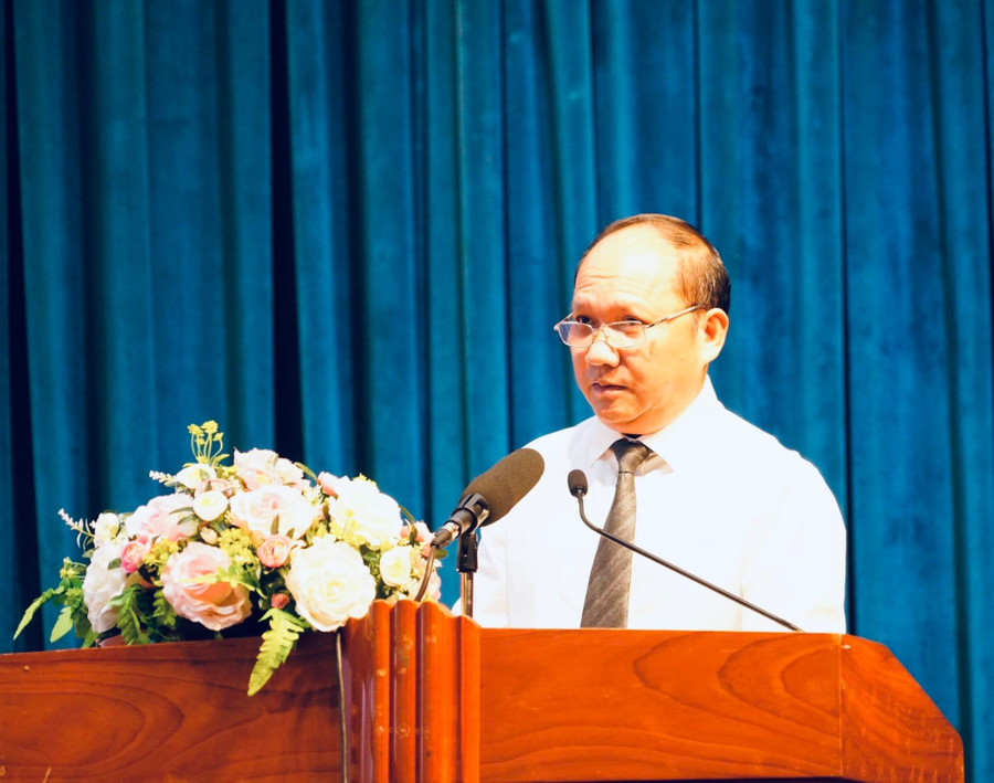 trao-giai-cuoc-thi-chinh-luan-ve-bao-ve-nen-tang-tu-tuong-cua-dang-tinh-gia-lai-nam-2026.jpg