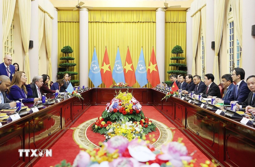 Chủ tịch nước Lương Cường hội đàm với Tổng Thư ký Liên hợp quốc António Guterres. (Ảnh: Lâm Khánh/TTXVN) Chủ tịch nước Lương Cường hội đàm với Tổng Thư ký Liên hợp quốc António Guterres. (Ảnh: Lâm Khánh/TTXVN)