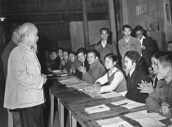Theo Chủ tịch Hồ Chí Minh, chi bộ có vai trò hết sức quan trọng, là “nền tảng”, “nền móng”, là “gốc rễ”, là “hạt nhân” của Đảng ở cơ sở. Ảnh tư liệu minh họa theo-chu-tich-ho-chi-minh-chi-bo-co-vai-tro-het-suc-quan-trong-la-nen-tang-nen-mong-la-goc-re-la-hat-nhan-cua-dang-o-co-so.jpg