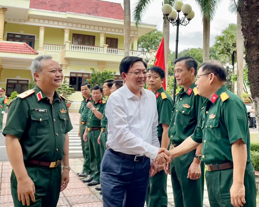 Bí thư Tỉnh ủy Gia Lai Hồ Quốc Dũng có buổi làm việc với Binh đoàn 15. Ảnh: Vũ Thảo dong-chi-ho-quoc-dung-uy-vien-ban-chap-hanh-trung-uong-dang-bi-thu-tinh-uy-gia-lai-da-co-buoi-lam-viec-voi-binh-doan-15-anh-vt.jpg