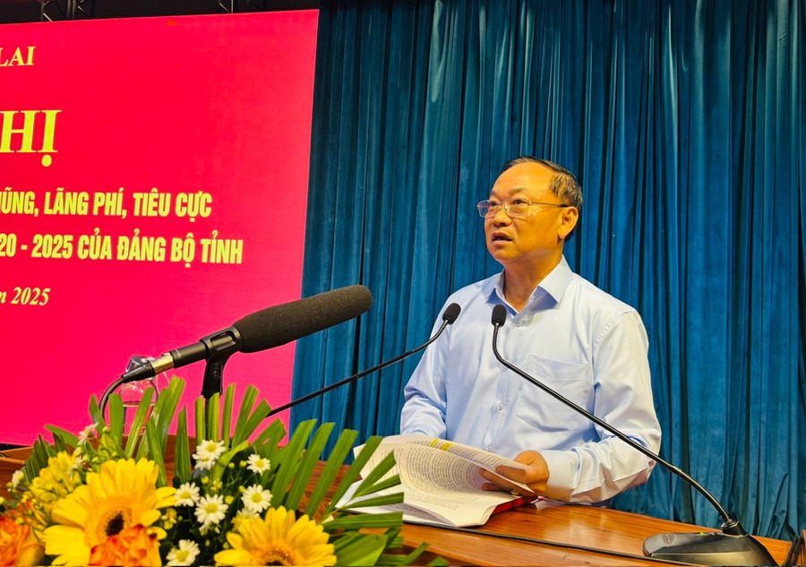 Bí thư Tỉnh ủy Thái Đại Ngọc kết luận Hội nghị. Ảnh: Hồng Thương z7211568426991-4b75f60d0b4ceaccb1dc09da5404cd0b.jpg