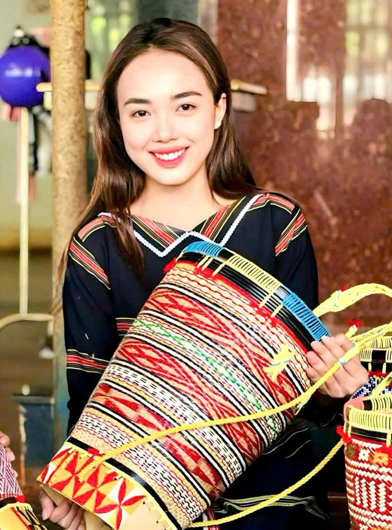 Chị Rơ Mah H’Dịu-Bí thư Đoàn xã Đức Cơ. Ảnh: NVCC z7303362612755-9667e7ff1faaba3876987c75962a3f00.jpg