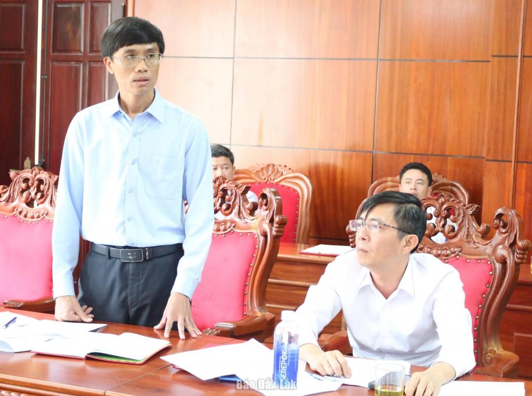 Đại diện lãnh đạo các phòng của Ban Tuyên giáo và Dân vận Tỉnh ủy phát biểu ý kiến tại buổi làm việc.