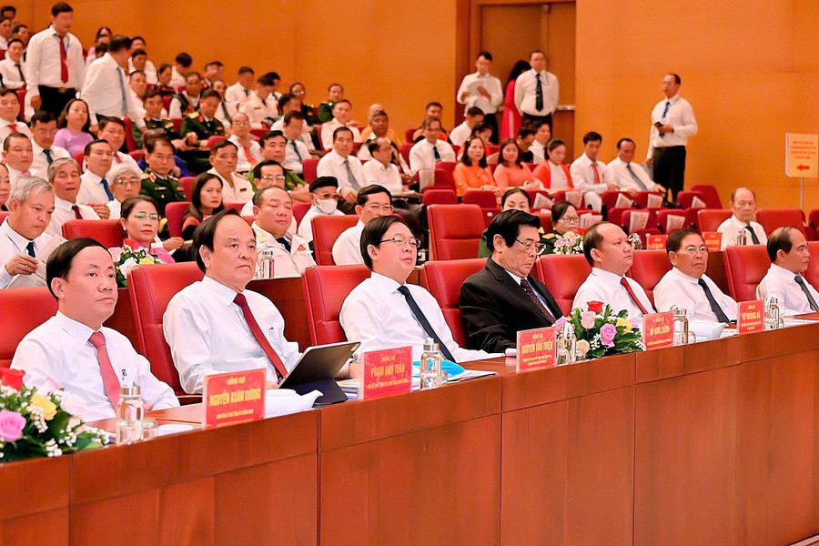 Các đồng chí lãnh đạo Trung ương và tỉnh Gia Lai tham dự Đại hội. Ảnh: Đức Thụy daibieu.jpg