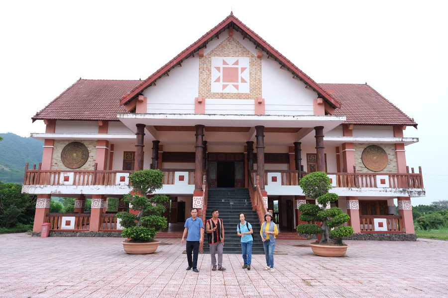 Nhà lưu niệm Anh hùng Núp ở làng Stơr. Ảnh: Minh Châu nha-luu-niem.jpg