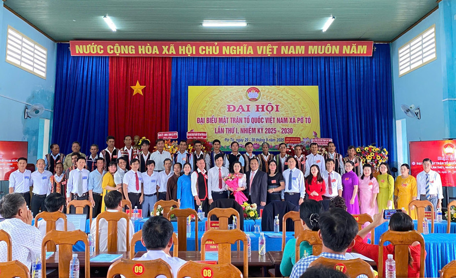 Ủy ban MTTQ Việt Nam xã Pờ Tó khóa I ra mắt Đại hội. Ảnh: Mai Linh uy-ban-mttq-viet-nam-xa-po-to-khoa-i-ra-mat-dai-hoi-anh-mai-linh.jpg