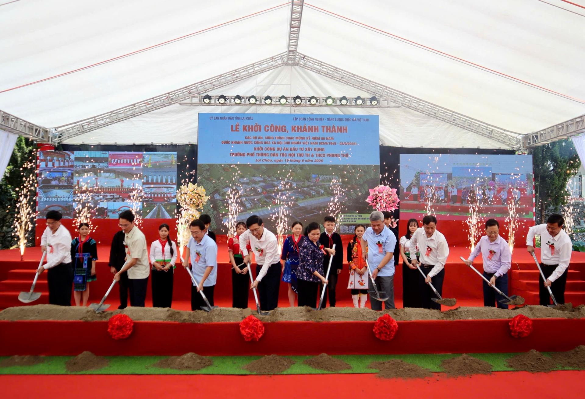 Khởi công 15 khởi công 15