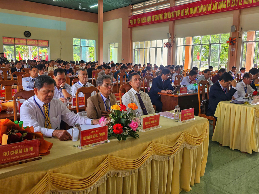 Các đại biểu tham dự Đại hội Đảng bộ xã Ia Pa. Ảnh: R'Ô HOK z6898515912444-1d87f01877d86564b85f173ae18f21b3.jpg