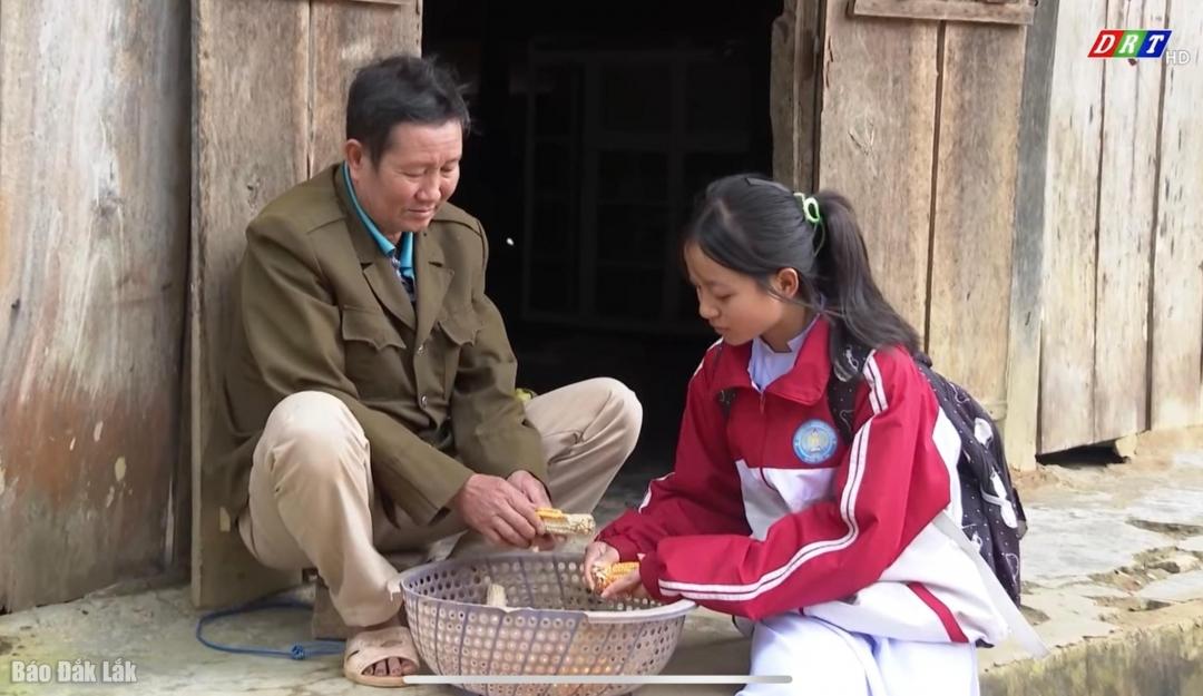 Một phóng sự trong chương trình “Nâng cánh ước mơ” của  Báo và Phát thanh, Truyền hình Đắk Lắk được phát sóng trên kênh Drt.