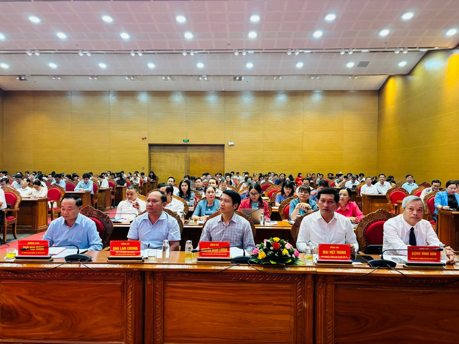 Các đại biểu dự Hội nghị. Ảnh: Hồng Thương z7211645048283-58c0431ab52f416d67df8fa08d052457.jpg