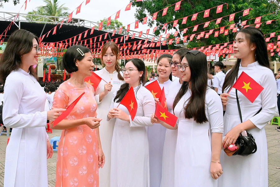 Điểm nhấn khác biệt từ Nghị quyết 71-NQ/TW là chính sách ưu đãi đặc thù, vượt trội cho đội ngũ nhà giáo. Ảnh: Đức Thụy gen-h-nghi-quyet-ve-giao-duc-dao-tao-7065.jpg