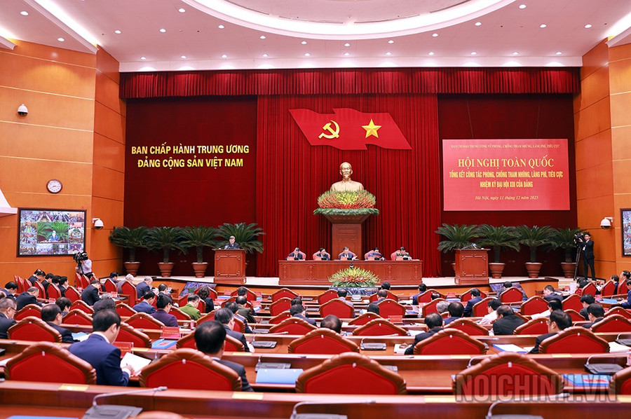 lan-ranh-quyen-luc.jpg