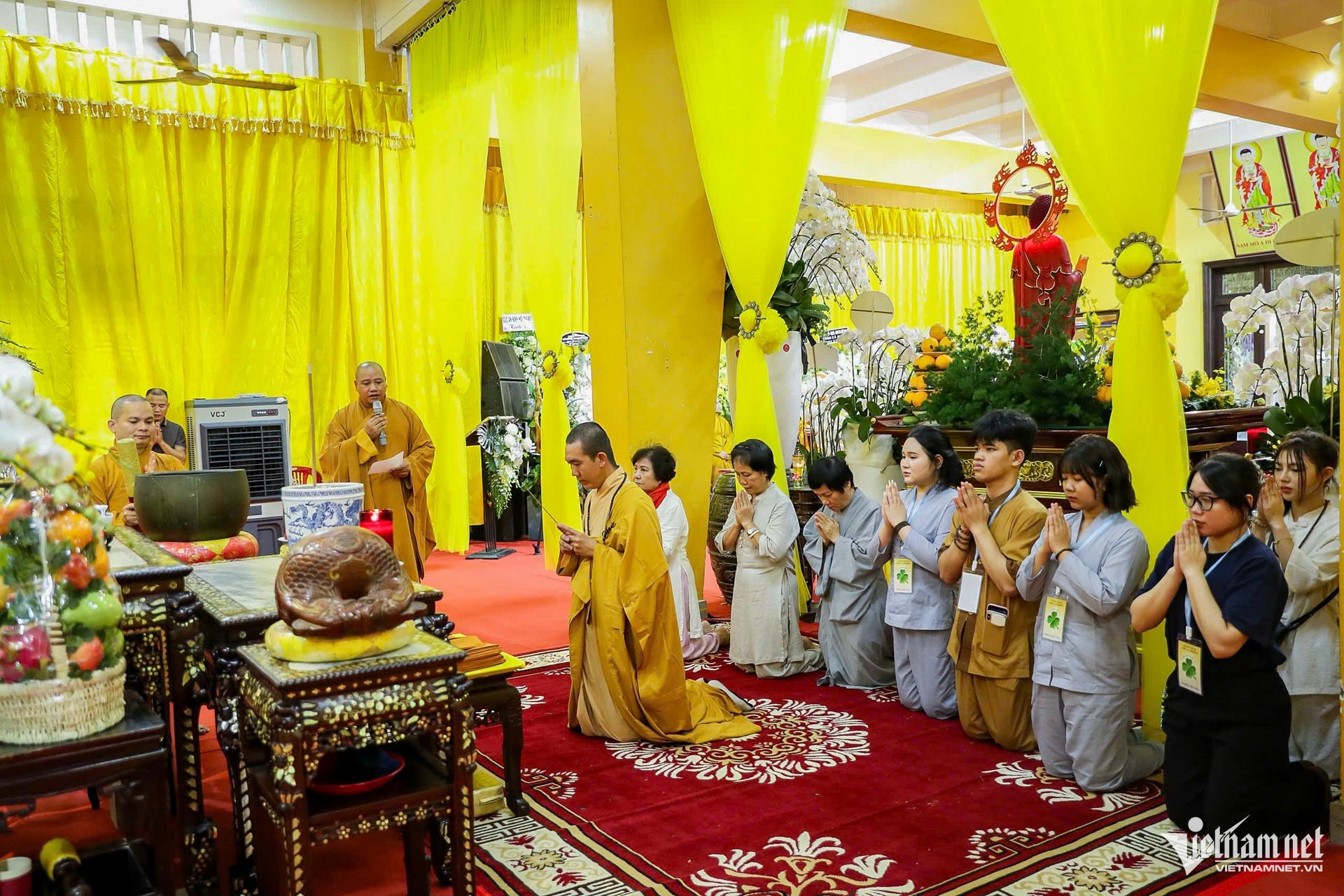 W-tang lễ hòa thượng Thích Trí Tịnh 11.jpg