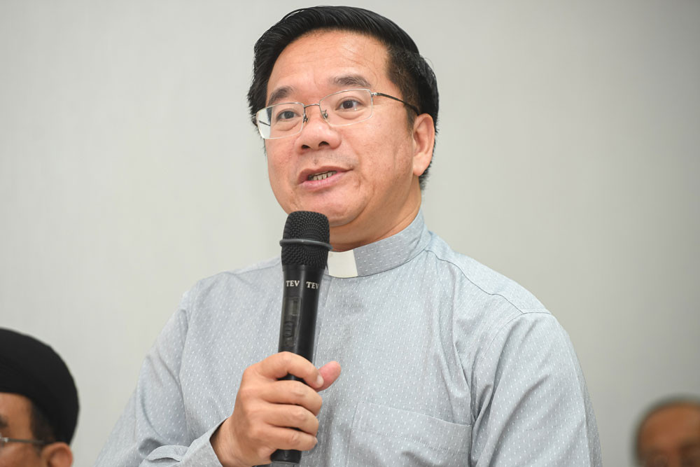 Linh muc Pham Quy TRong.jpg