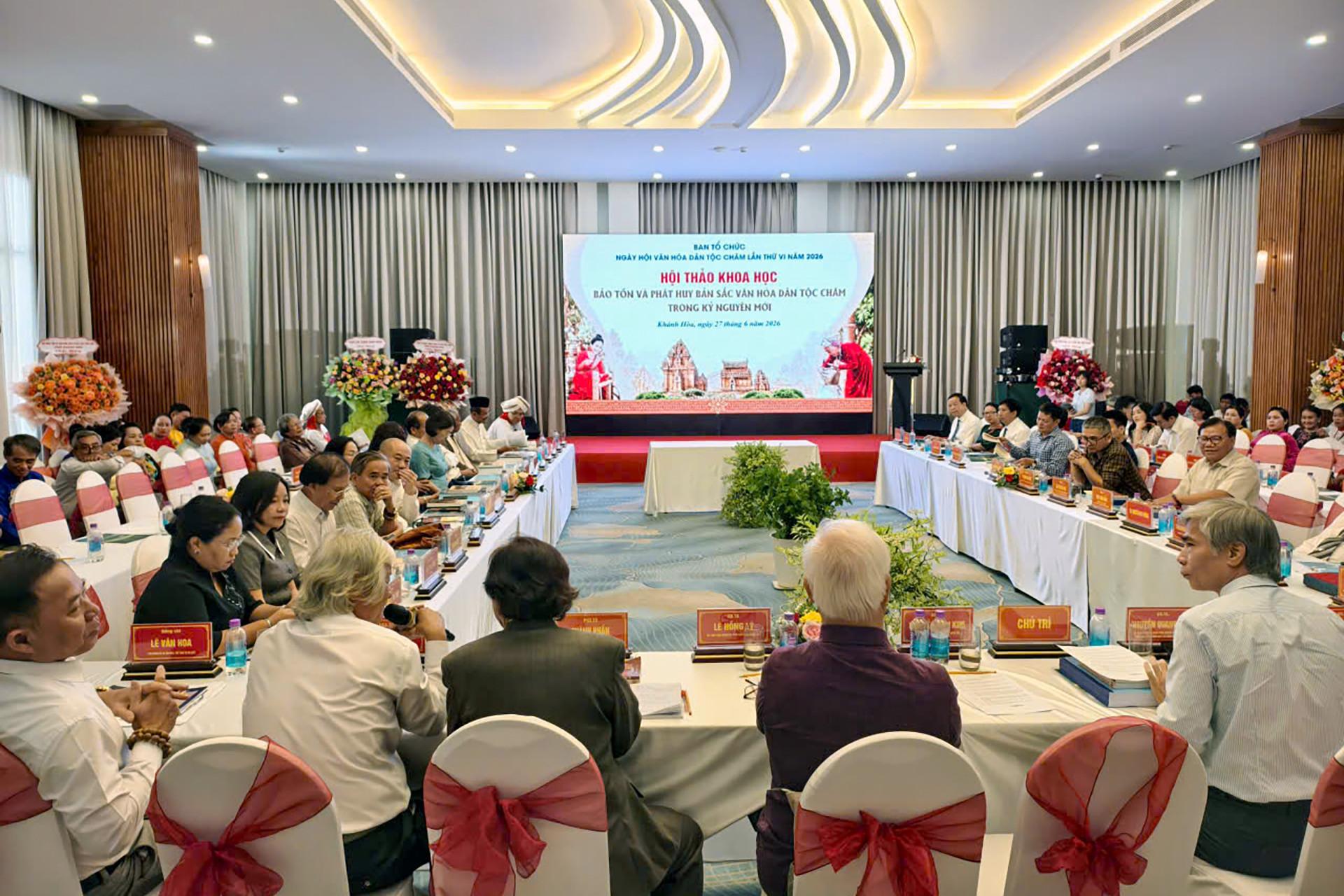Hoi thao  3.jpg
