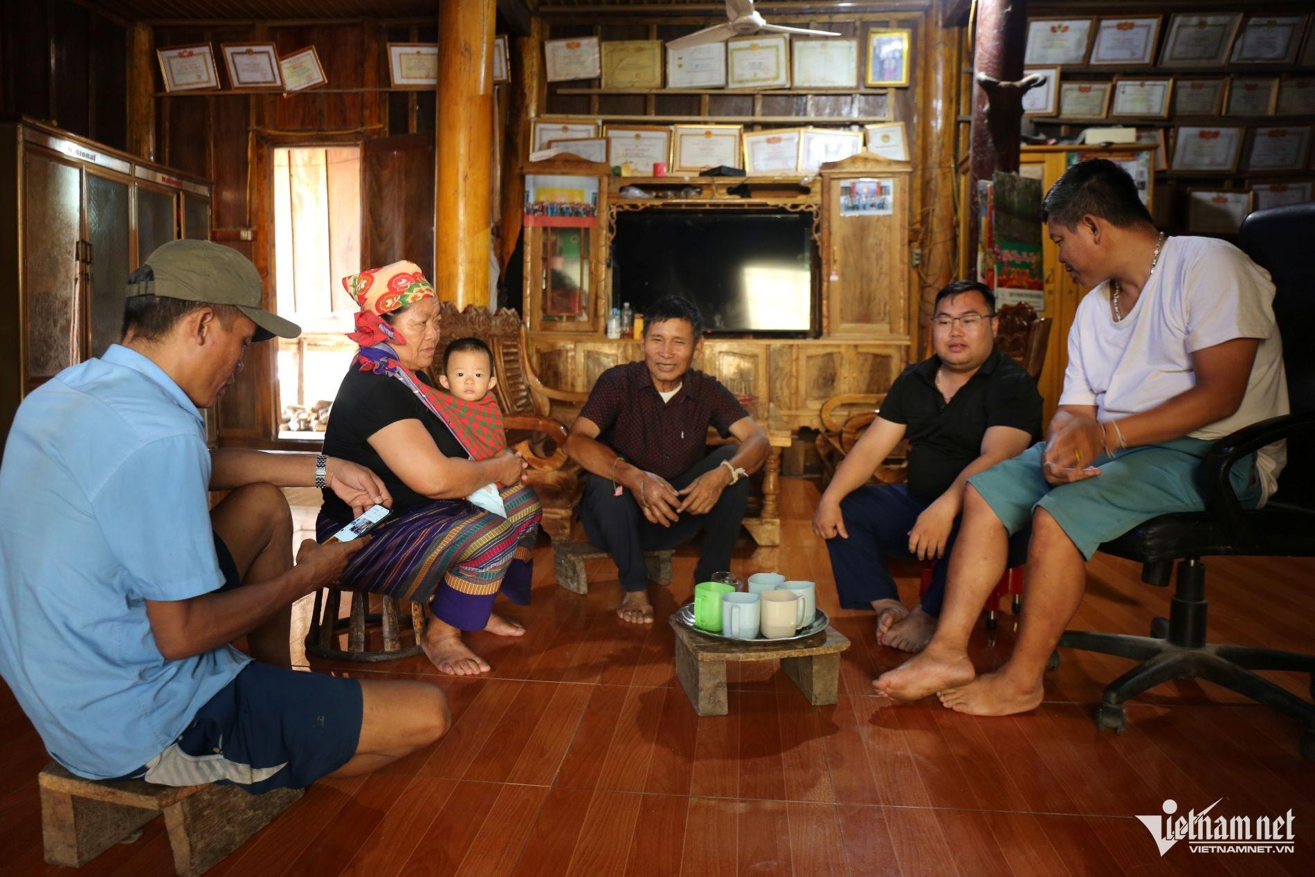 W-Ông Hoa Phò Ngành.jpg