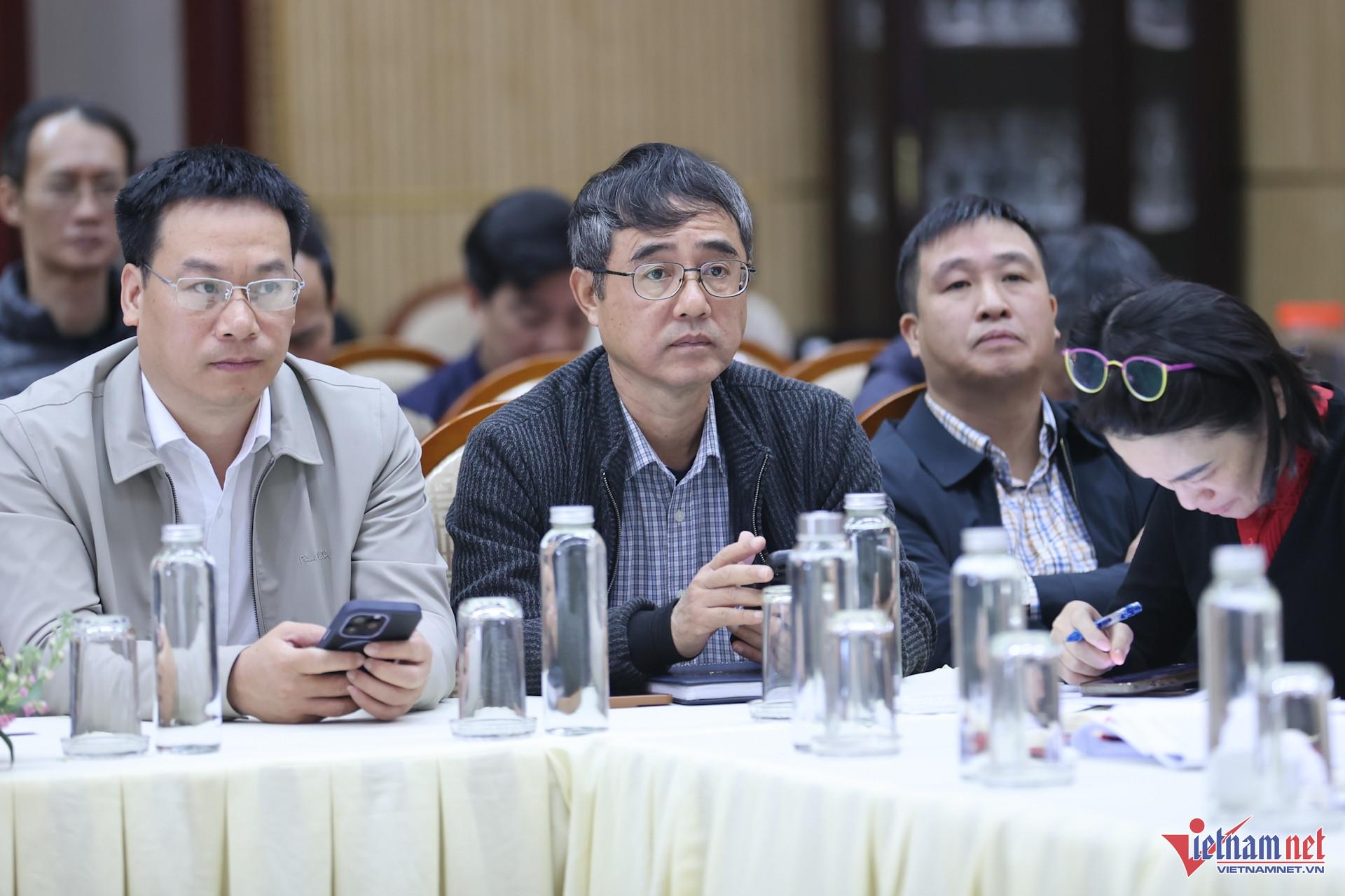 W-Đại biểu dự hội nghị góp ý ngày 28 11.jpg