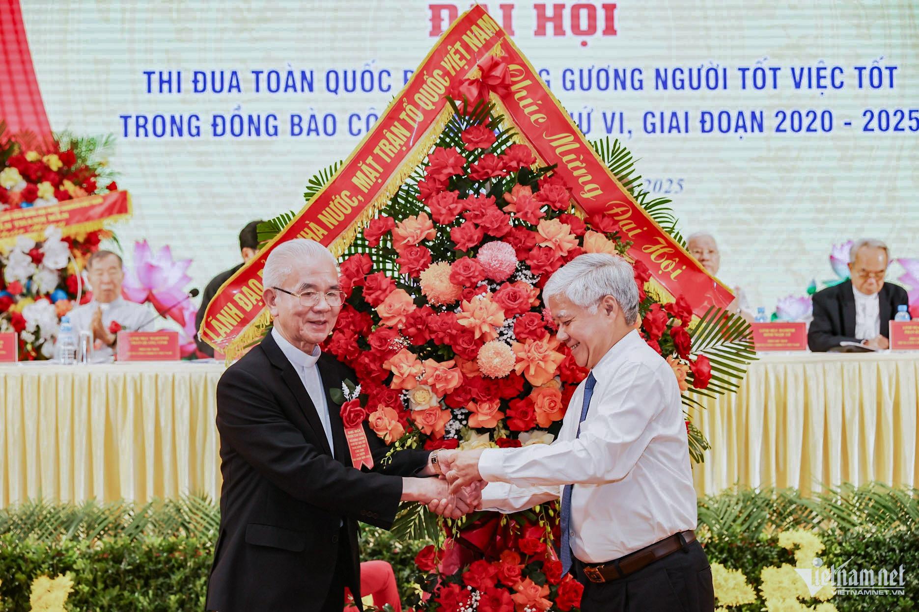 dh thi dua 8 1457.jpg