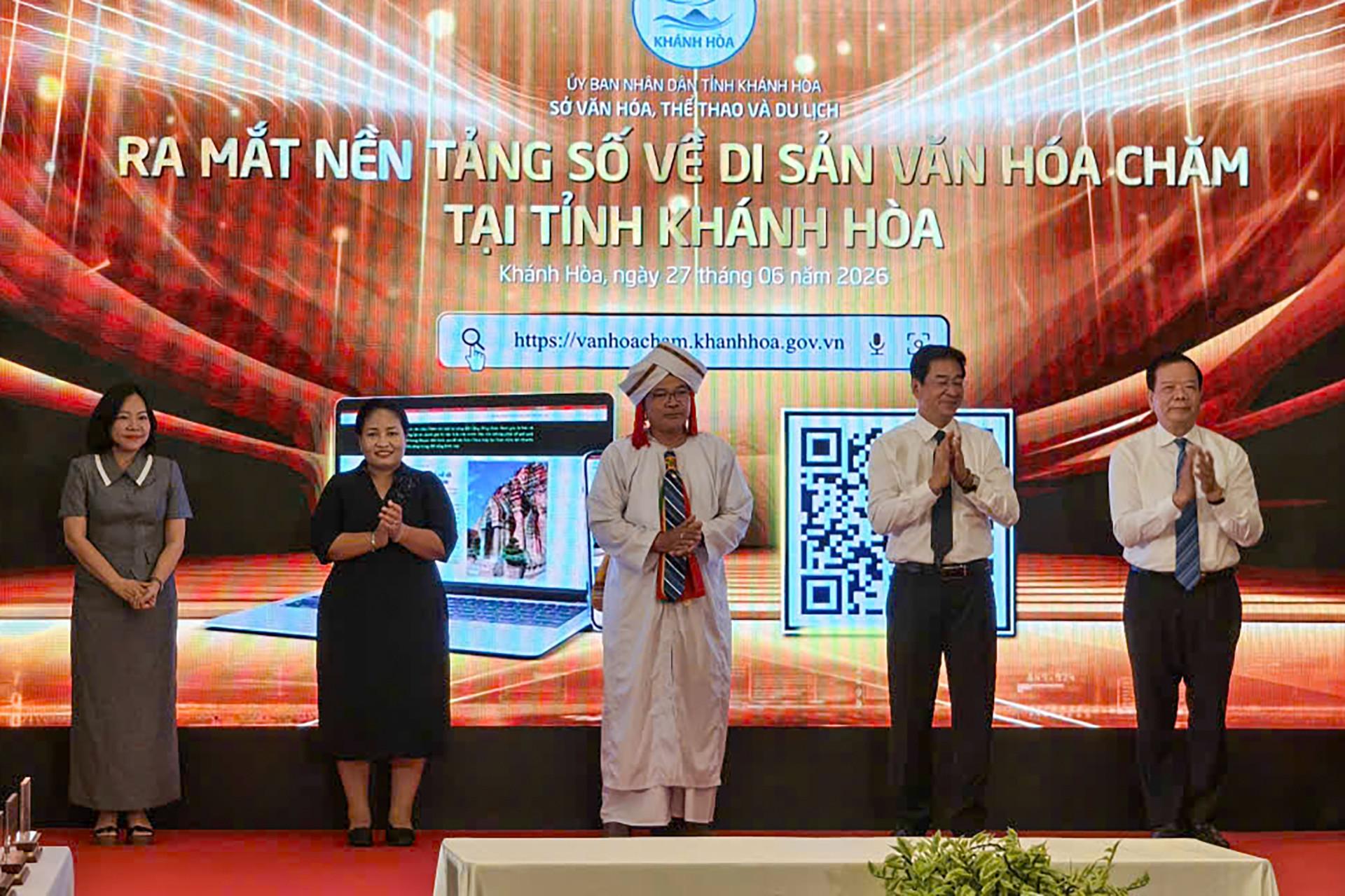 Hoi thao   2.jpg
