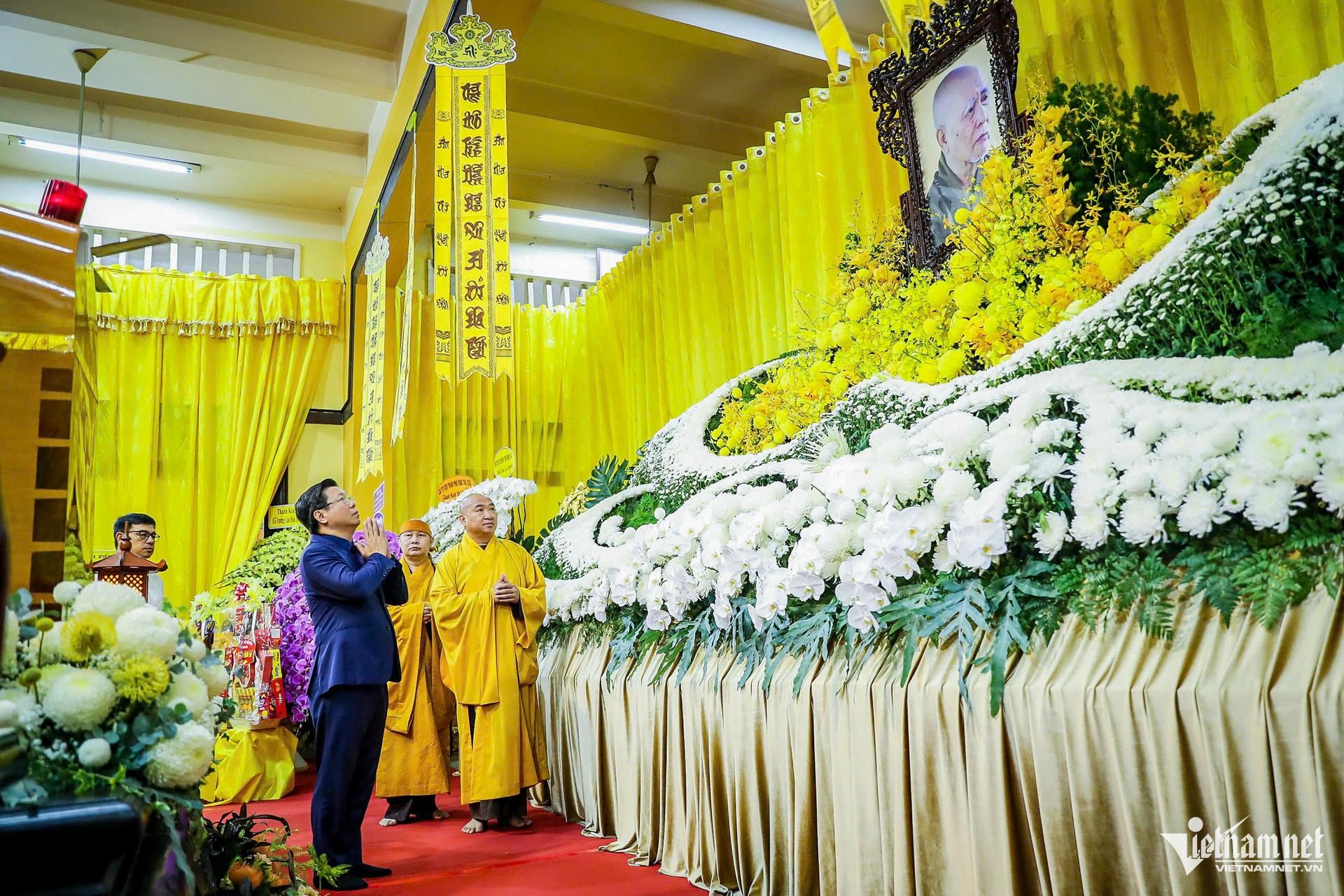 W-tang lễ hòa thượng Thích Trí Tịnh 8.jpg