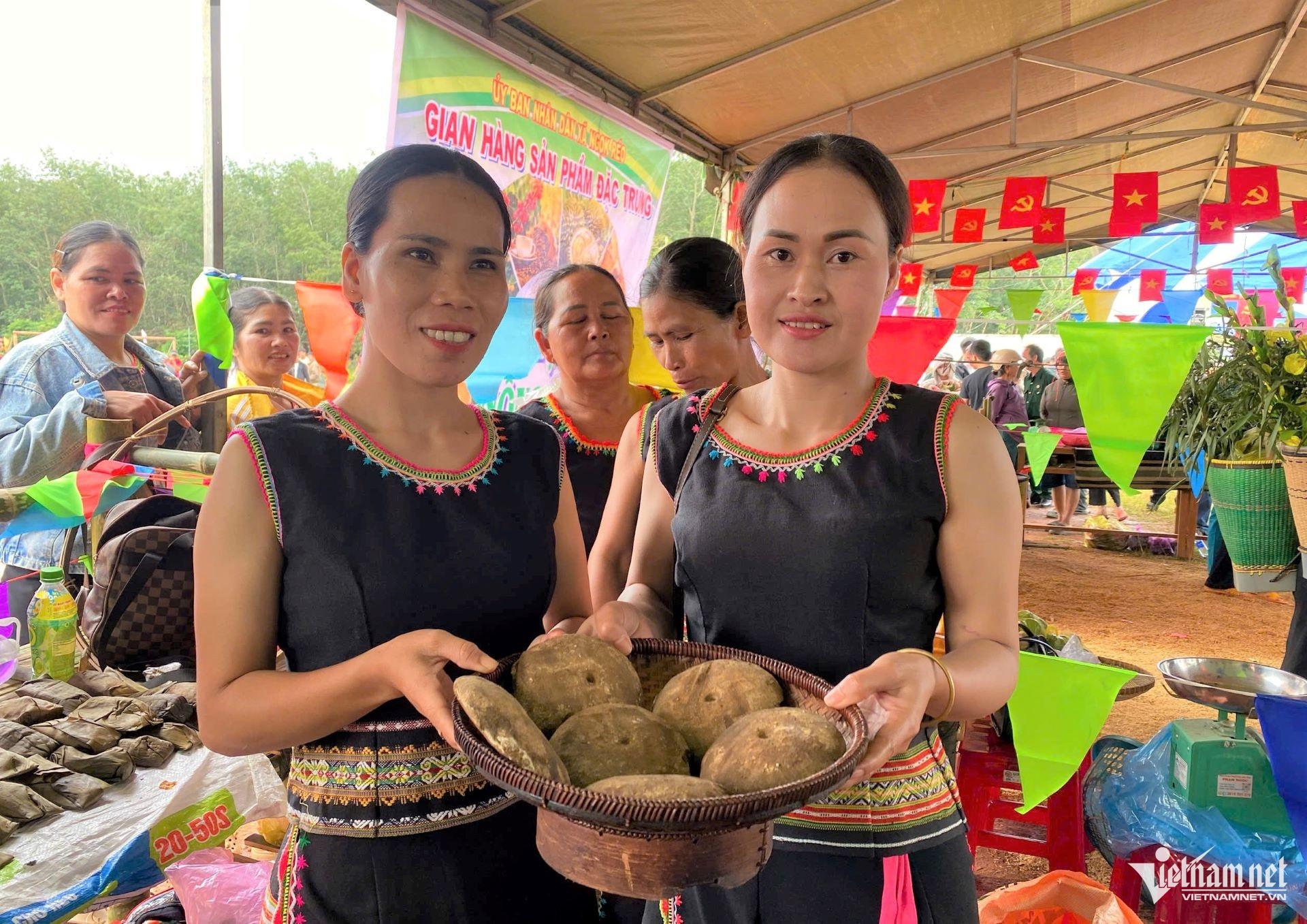 W-ngày hội văn hóa xã ngọc réo.jpg