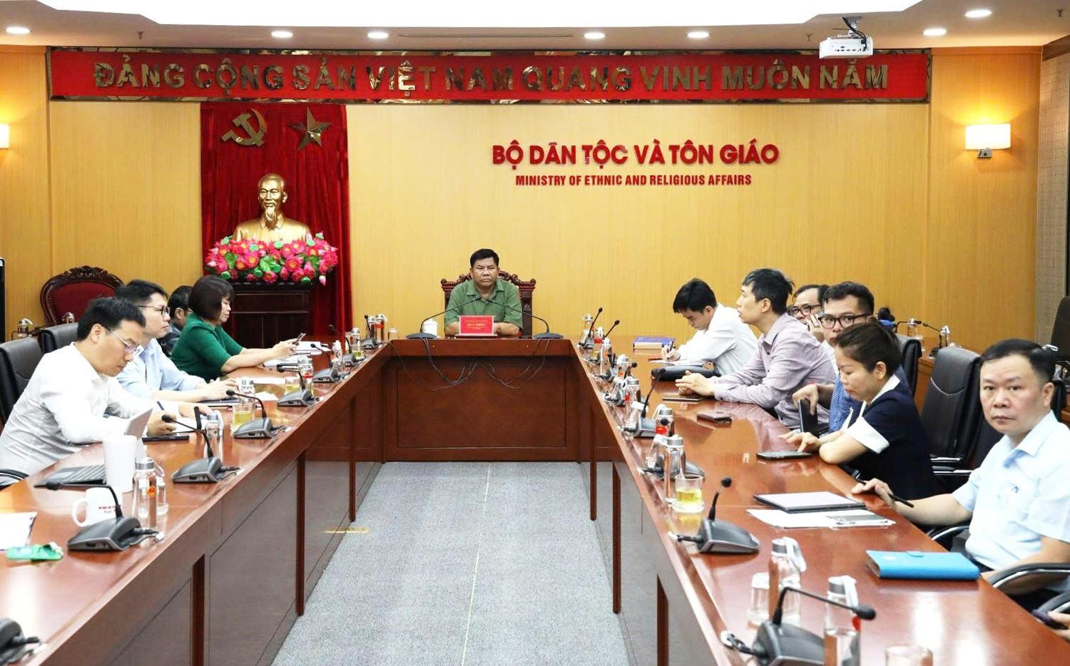 hoi nghi.jpg