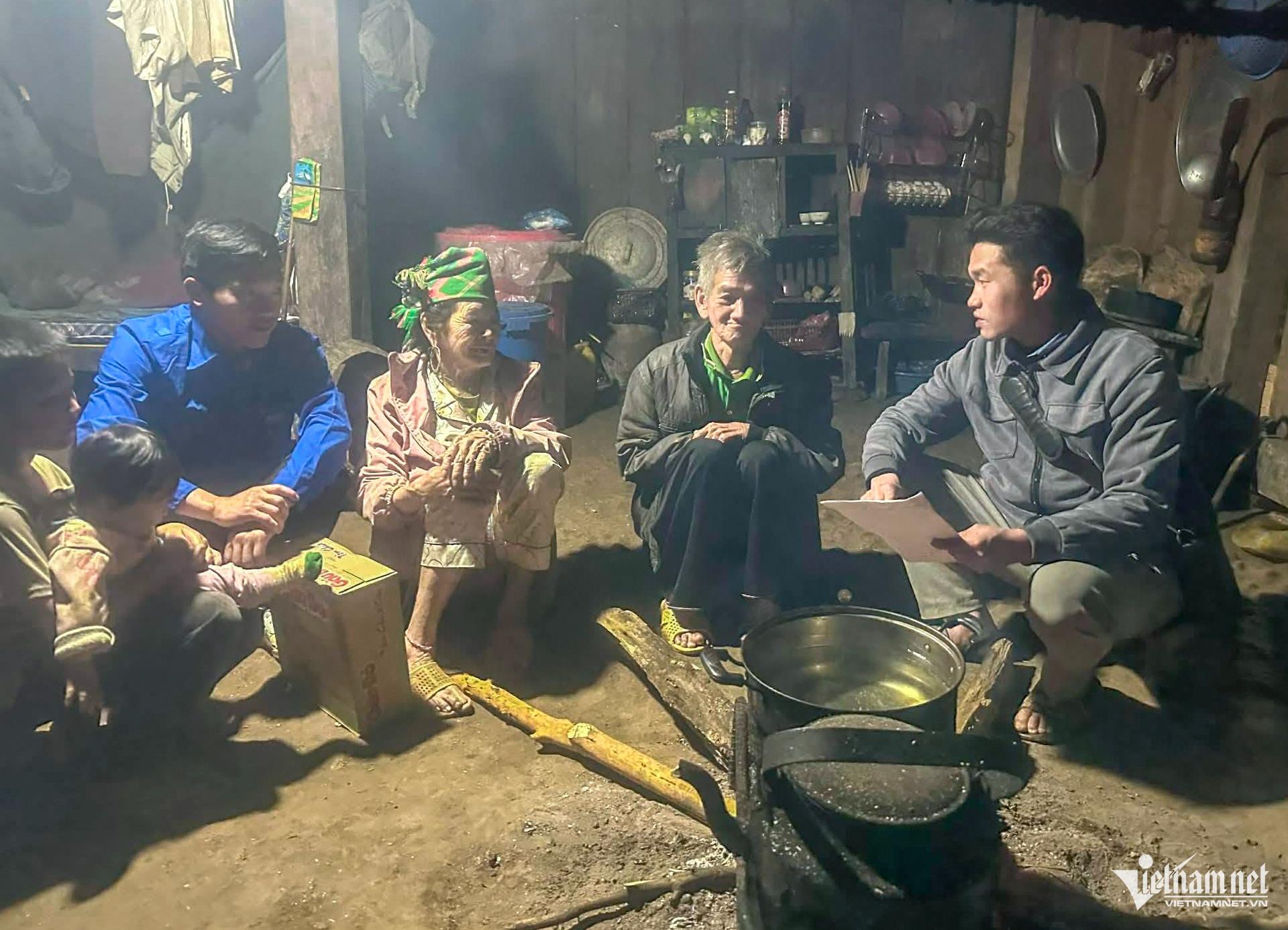 W-Vận động người dân trong thôn thực hiện tốt các chủ trương chính sách của Đảng.jpg