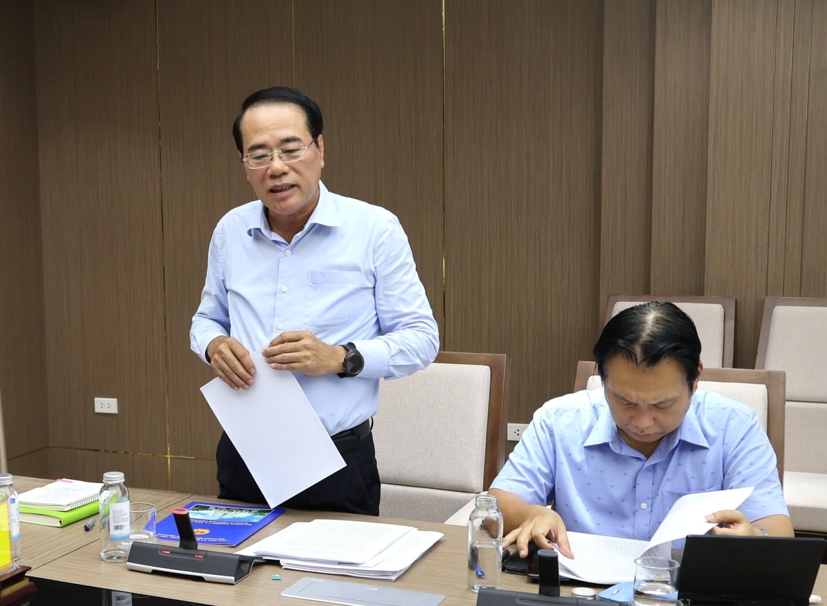 Cục trưởng Cục Môi trường Tăng Thế Cường báo cáo về tiến độ triển khai các nhiệm vụ 9 tháng đầu năm. Ảnh: Trung Nguyên.