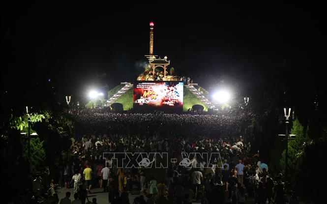 Công chiếu phim 'Mưa đỏ' tại Di tích quốc gia đặc biệt Thành cổ Quảng Trị - Ảnh 1. Công chiếu phim 'Mưa đỏ' tại Di tích quốc gia đặc biệt Thành cổ Quảng Trị - Ảnh 1.