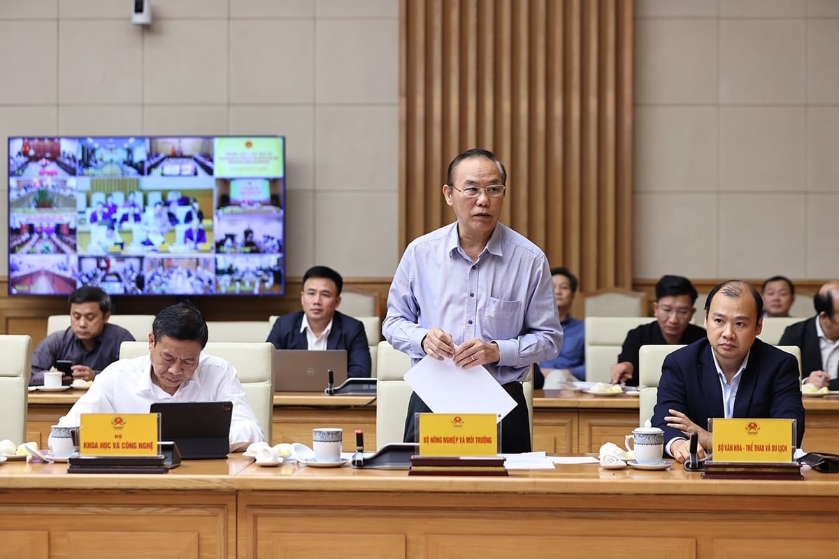 Thứ trưởng Bộ Nông nghiệp và Môi trường Phùng Đức Tiến báo cáo tại Phiên họp. Ảnh: VGP. Thứ trưởng Bộ Nông nghiệp và Môi trường Phùng Đức Tiến báo cáo tại Phiên họp. Ảnh: VGP.