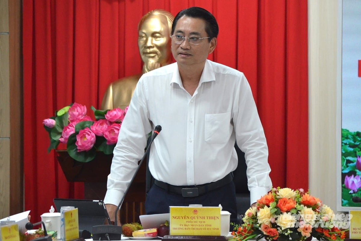 Phó Chủ tịch UBND tỉnh Vĩnh Long Nguyễn Quỳnh Thiện chỉ đạo các đơn vị thuộc Ban Thường trực Ban Chỉ đạo IUU của tỉnh tiếp tiếp thu các ý kiến của Thứ trưởng Võ Văn Hưng và hóp ý của đại biểu trong Đoàn công tác. Ảnh: Minh Đảm.