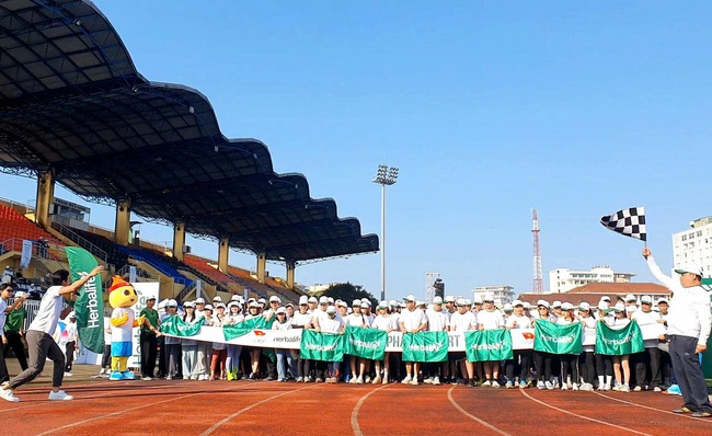 TP Huế phát động Chương trình "Toàn dân tập luyện thể dục thể thao" - Ảnh 1. TP Huế phát động Chương trình "Toàn dân tập luyện thể dục thể thao" - Ảnh 1.