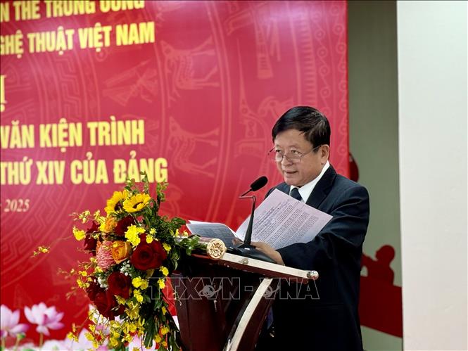 Văn nghệ sĩ góp ý dự thảo văn kiện Đại hội XIV của Đảng - Ảnh 2.