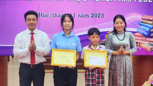 TP Huế: Hơn 19.700 bài tham dự Cuộc thi Đại sứ Văn hóa đọc năm 2025 - Ảnh 2. TP Huế: Hơn 19.700 bài tham dự Cuộc thi Đại sứ Văn hóa đọc năm 2025 - Ảnh 2.