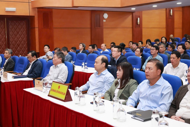 Quán triệt, triển khai thực hiện Nghị quyết Đại hội đại biểu Đảng bộ Chính phủ lần thứ I - Ảnh 4. Quán triệt, triển khai thực hiện Nghị quyết Đại hội đại biểu Đảng bộ Chính phủ lần thứ I - Ảnh 4.