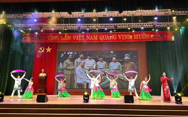 Lai Châu: Những kết quả nổi bật trong lĩnh vực văn hóa cơ sở, gia đình và thư viện năm 2025 - Ảnh 1. Lai Châu: Những kết quả nổi bật trong lĩnh vực văn hóa cơ sở, gia đình và thư viện năm 2025 - Ảnh 1.